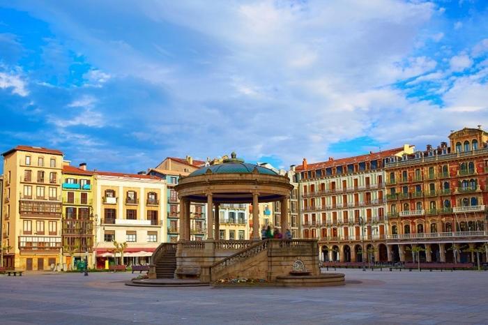 Pamplona Ciudad Maravilla Exterior photo